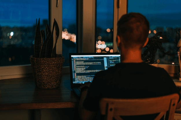 Программист за работой